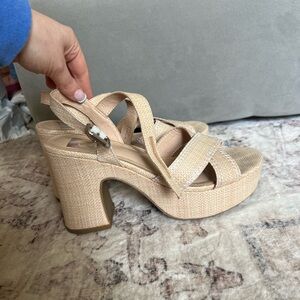 DV Dolce Vita Women's Waylan Heeled Sandal